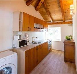 1 Bedroom Apartment with 2 Shared Pools, sleeps 2